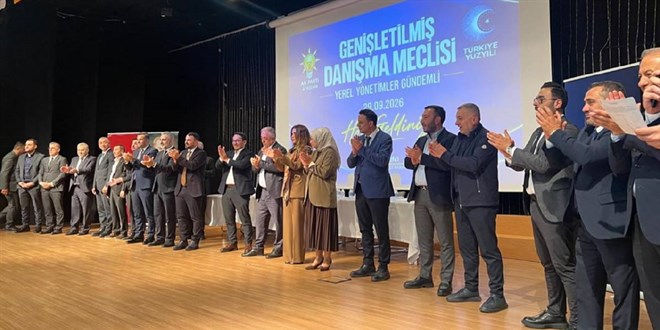 Ata�ehir Belediye Meclisi'nde 6 CHP'li AK Parti'ye kat�ld�