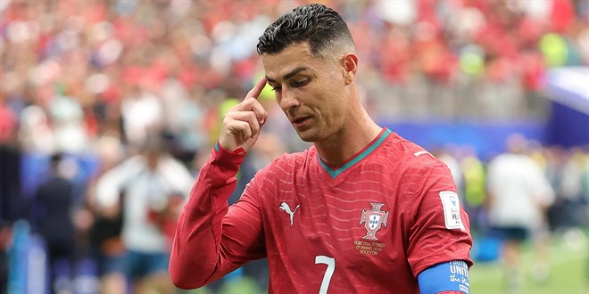 Portekiz'de Ronaldo krizi: Y�ld�z oyuncu kamptan ayr�ld�