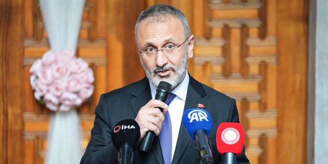 Ey�psultan Belediyesi'ne yolsuzluk soru�turmas�: Ba�kan �zmen dahil 28 g�zalt�