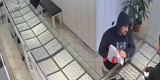 �mitasyon bilezikleri ger�ek san�p �alan zanl� yakaland�