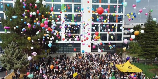 L�semiyi yenen Hasan i�in g�ky�z�ne balon b�rak�ld�