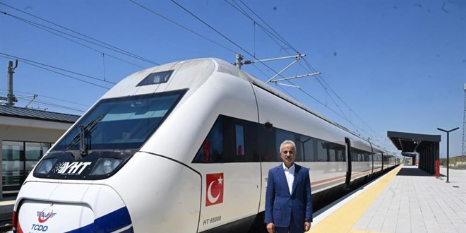 Trakya h�zl� trenle bulu�uyor: Halkal�-Kap�kule aras� 1,5 saate d��ecek