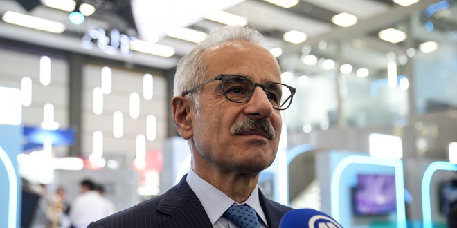 Bakan Uralo�lu T�rksat 7A uydusunun �retimi i�in tarih verdi