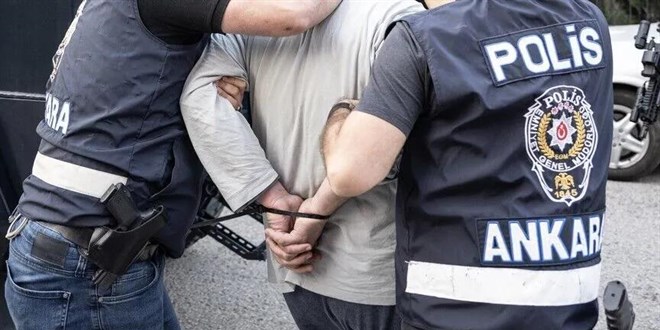 Mide ve ba��rsaklar�ndan 1 kilo 157 gram uyu�turucu ��kt�