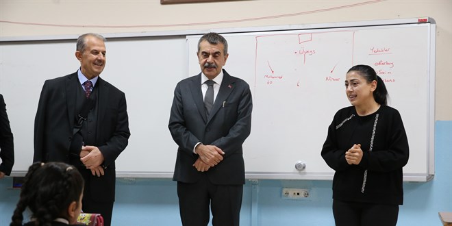 Bakan Tekin: Hak ve h�rriyet g�vencesi olmadan kamu yat�r�mlar� memnuniyet �retmez - Son Dakika Haber