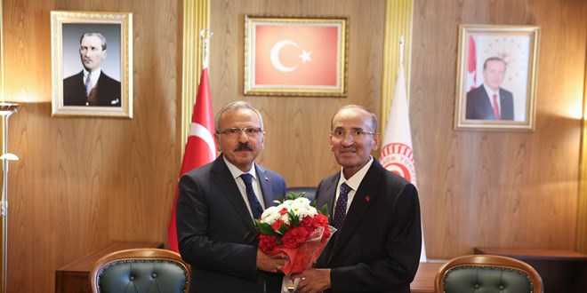 AK Parti'li Bozda�, TBMM Ba�kanvekilli�i g�revini Beyaz�t'a devretti