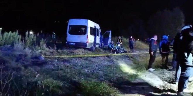 Kayseri'de iki i��i servisi ile i� makinas� �arp��t�: 1 �l� - Son Dakika Haber