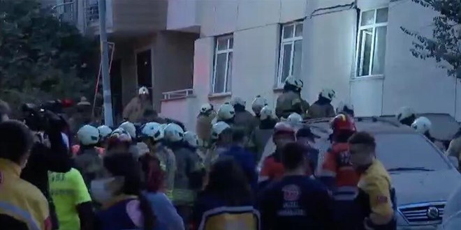 Maltepe'de 7 katl� binada ��kme: Mahsur kalanlar tahliye edildi - Son Dakika Haber