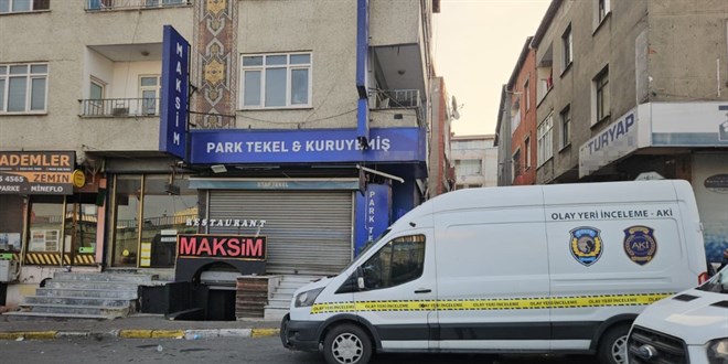 K���k�ekmece'de m�zikholde silahl� �at��ma: 1'i polis 2 ki�i �ld� - Son Dakika Haber