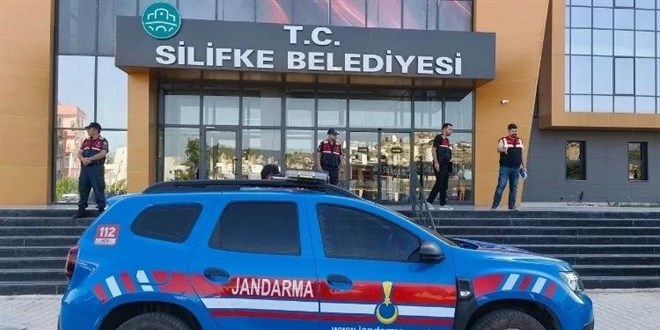 Silifke Belediyesinde imar ve ruhsat operasyonu: 7 ��pheli g�zalt�na al�nd� - Son Dakika Haber
