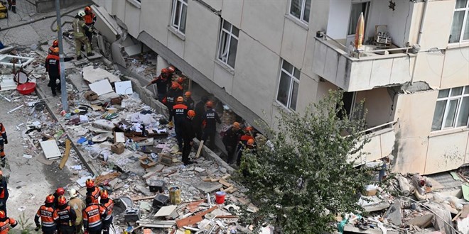 Maltepe'deki bina ��kmesine ili�kin soru�turma: 2 g�zalt�