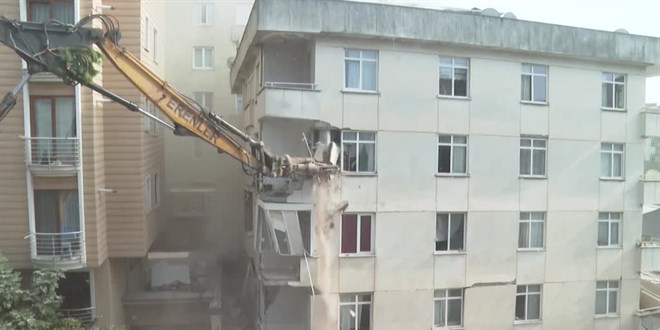 Maltepe'de g���k etraf�ndaki 4 bina tedbir ama�l� m�h�rlendi