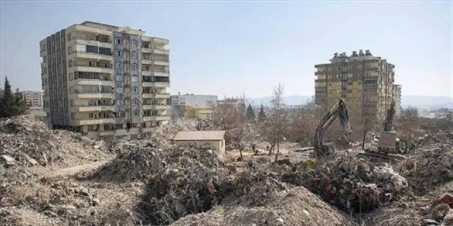 Depremde 76 ki�inin �ld��� Ebrar Sitesi K Blok davas�nda duru�ma ertelendi - Son Dakika Haber
