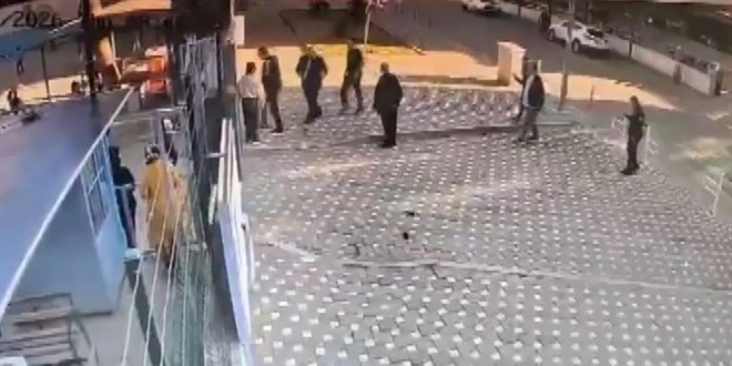 Okul �n�nde bek�iye sald�rd�, ��retmen oldu�u ortaya ��kt�