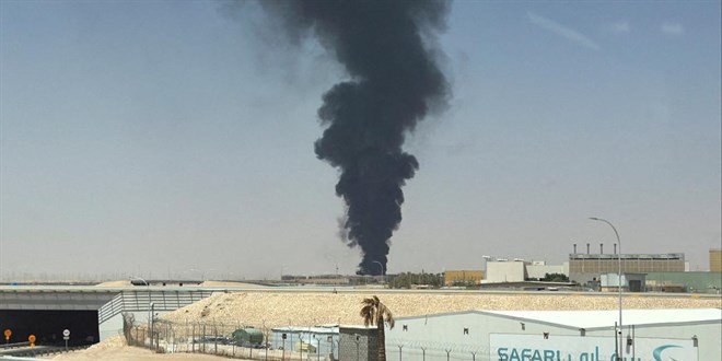 Suudi Arabistan'da havaliman�na sald�r�: Yaral�lar var - Son Dakika Haber