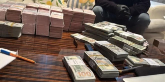 R��vet �ark�: 'Makam odas�nda 9 milyon TL verdim'