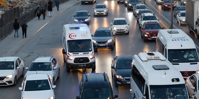 �stanbul'da ambulanslar�n ula��m�n� zorla�t�ran mahalleler a��kland� - Son Dakika Haber