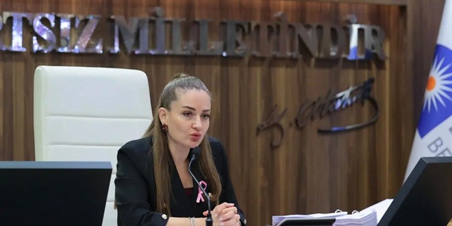 B��ra �zdemir'den AK Parti'ye ge�i� iddialar�na yan�t