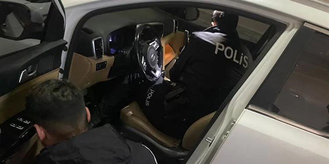 �zmir merkezli 3 ilde tefecilik operasyonu: 13 ��pheli g�zalt�na al�nd� - Son Dakika Haber