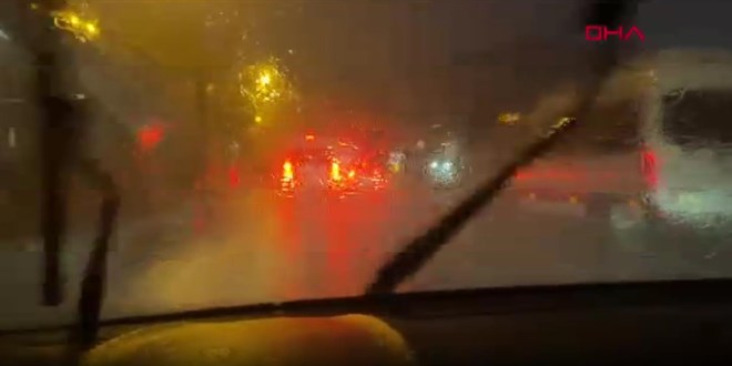 �stanbul'da 41 y�l sonra bir ilk! 2 ki�i hayat�n� kaybetti, hayat adeta fel� oldu