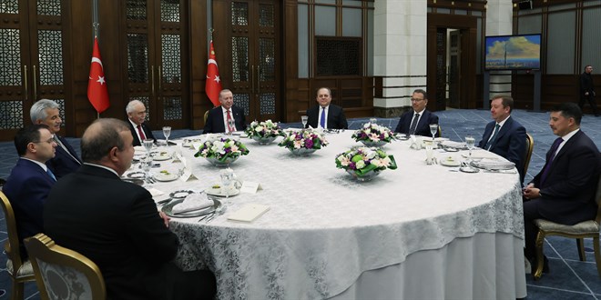 Erdo�an, Y�ksek Mahkeme Ba�kanlar�yla yemekte bir araya geldi - Son Dakika Haber