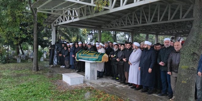 �stanbul'da elektrik ak�m�na kap�larak �len �ocu�un cenazesi defnedildi
