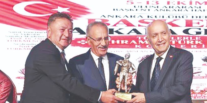 Sayg� �zt�rk'e 'Ankara'ya De�er Katanlar' �d�l�