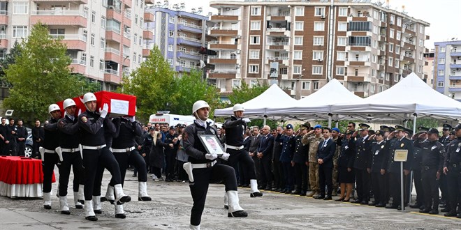 Kalp krizi sonucu ya�am�n� yitiren polis i�in t�ren d�zenlendi