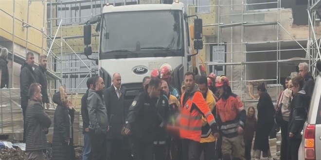 Sel nedeniyle su tahliyesi yaparken kuyuya d��en i��i �ld� - Son Dakika Haber