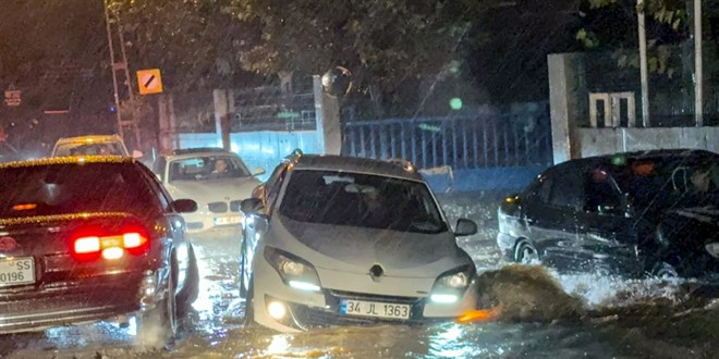 AKOM'dan �stanbul i�in ya����n yar�n �iddetlenece�i uyar�s�