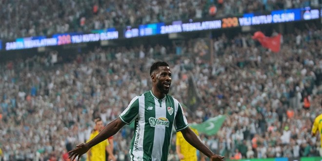Bursaspor'un golc�s� tarihe ge�ti! �st �ste 10 ma�ta gol atan ilk futbolcu oldu - Son Dakika Haber