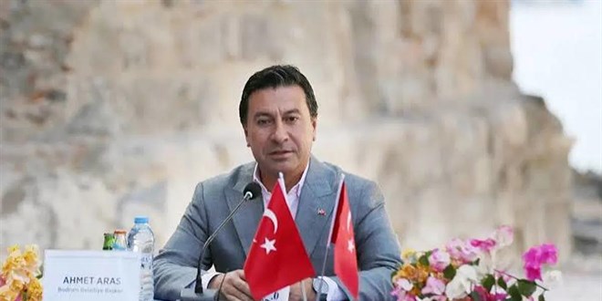 Mu�la B�y�k�ehir Belediye Ba�kan� Aras CHP'den istifa etti