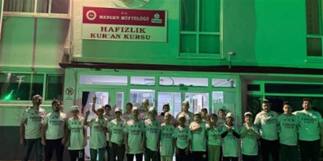 Arda G�ler, haf�zl�k ��rencilerine imzal� forma g�nderdi - Son Dakika Haber