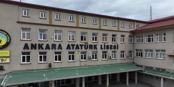 'Atat�rk' ad�n�n verildi�i ilk lise! 141 y�ld�r e�itim me�alesini ta��yor