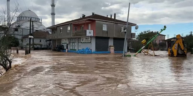 Sakarya'da sa�anak mahalleyi su alt�nda b�rakt� - Son Dakika Haber