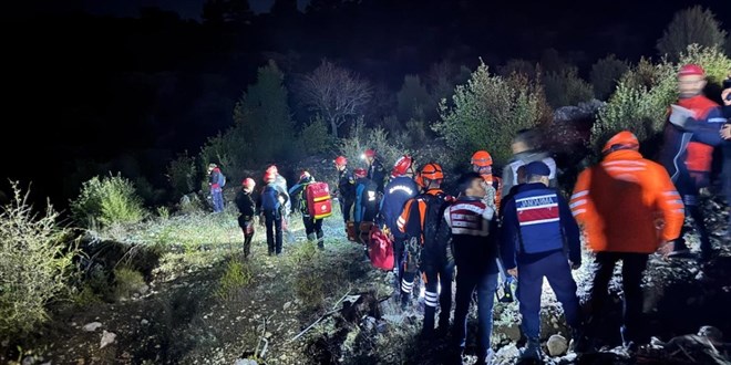Isparta'da kanyonda mahsur kalan 14 ki�ilik �HH g�n�ll�lerinden 1 ki�i hayat�n� kaybetti
