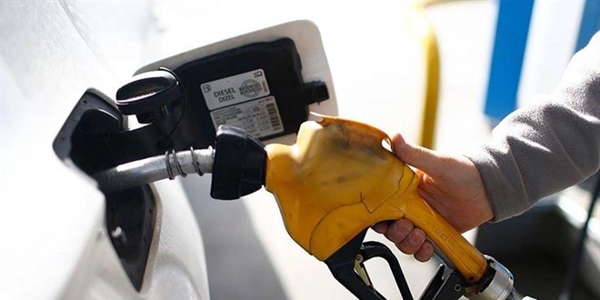 Petrol fiyatlar� d��t�, benzine indirim geldi