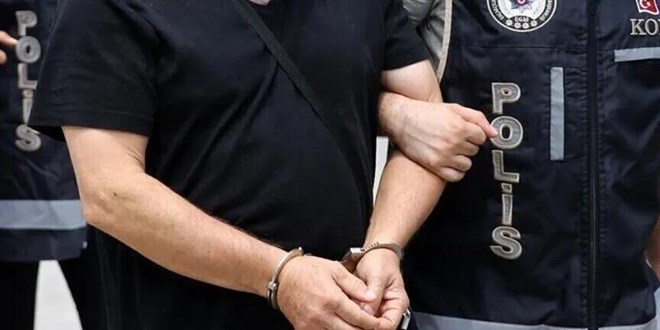 �antajla senet imzalatma iddias�: 8 ��pheli g�zalt�na al�nd�