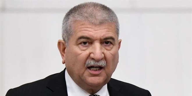 Kani Torun AK Parti'ye kat�ld�, rozetini Erdo�an takt� - Son Dakika Haber