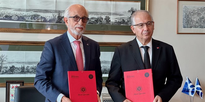 T�rkiye'de bir ilk: O �niversitede ila� �retim teknikerleri yeti�ecek