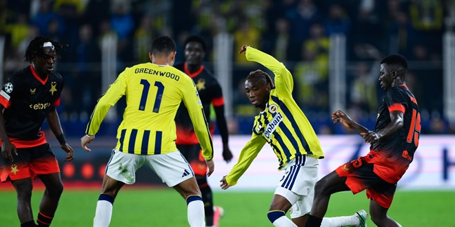 Fenerbah�e 90'da y�k�ld�: Trib�nlerden istifa �a�r�s� - Son Dakika Haber