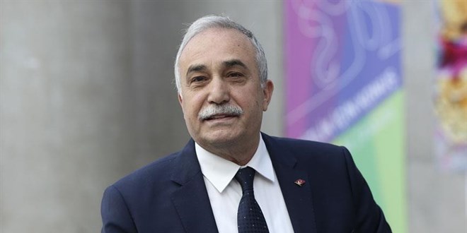 AK Parti'ye ge�ecek s�radaki isim Fak�baba m�?
