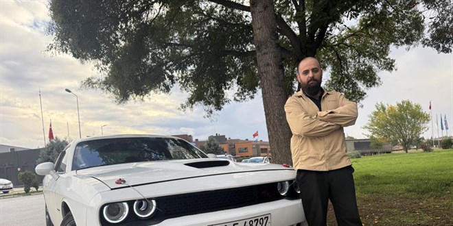 Hayalindeki l�ks arac� ald�, �al��t�rmak i�in yemekten k�st� - Son Dakika Haber