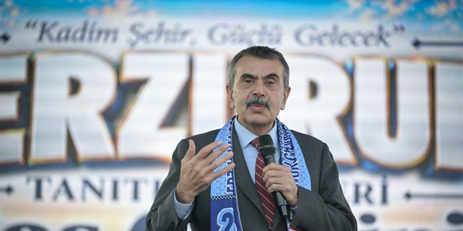 Bakan Tekin a��klad�: MEB, Meta'ya dava a�maya haz�rlan�yor