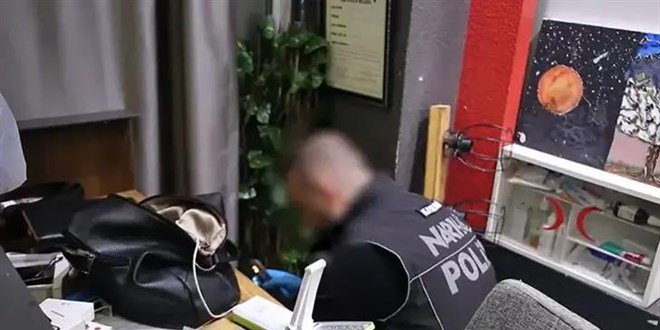 Masaj salonu ad� alt�nda fuhu� iddias�: Kayseri'de 10 ��pheli tutukland�