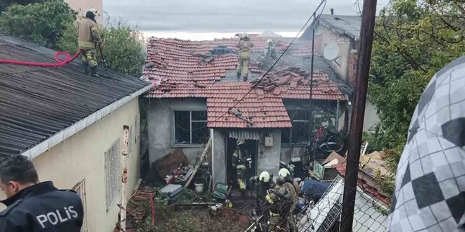 G�lsuyu'nda gecekondu yang�n�: 1 �ocuk �ld�, anne ve baba yaral� - Son Dakika Haber
