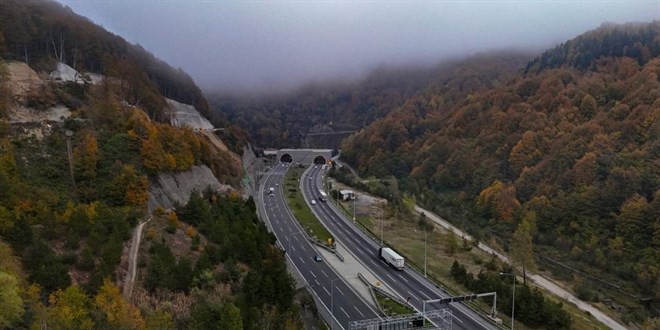 Bolu Da�� T�neli ge�i�inde sonbahar g�zelli�i ya�an�yor