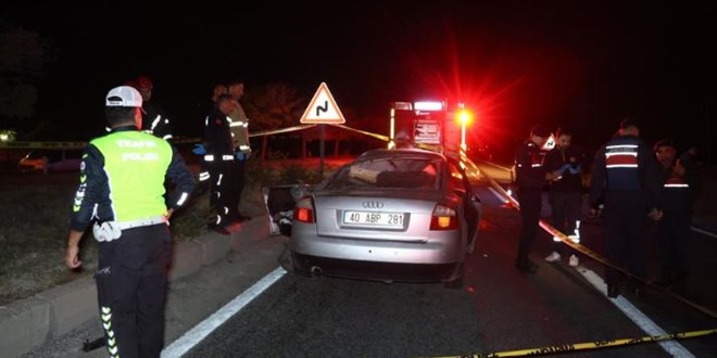 Nev�ehir'de kaza: Otomobil t�ra �arpt�, 2 ki�i hayat�n� kaybetti - Son Dakika Haber