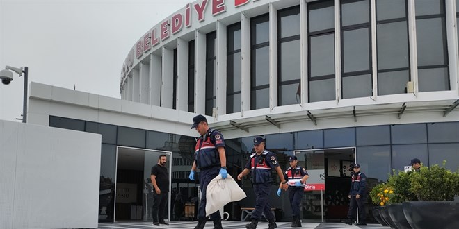 Bolu Belediyesi'ne operasyon: Ba�kan Yard�mc�s� Rasim �zdemir dahil 4 g�zalt� - Son Dakika Haber