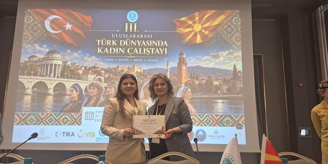 T�rk d�nyas�ndan kad�n liderler �sk�p'teki �al��tayda bulu�tu